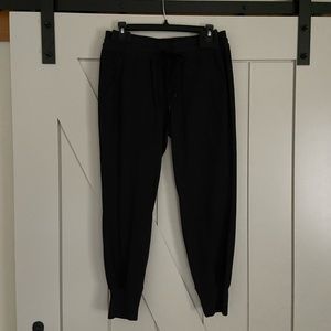 CAbi Marathon Jogger #3570, size Small
